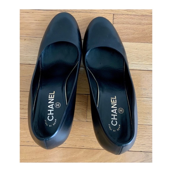 Authentic CHANEL Pearl Wedge. Size 10 - Picture 3 of 11